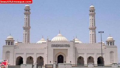sultan-taimur-bin-faisal-mosque-in-muscat-oman-0.jpg