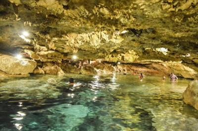 13 cenote-yucatan-diving.jpg