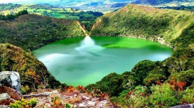 2 Легендарное озеро Гуатавита в Колумбии..jpg