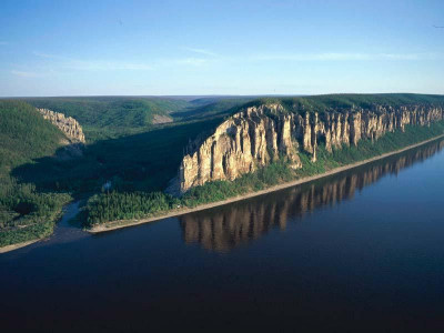 Ленские столбы. Эти геологические образования на берегу реки Лены очень похожи на каменный лес в Китае.jpg