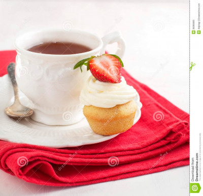 пирожное-и-чашка-чаю-39286685.jpg